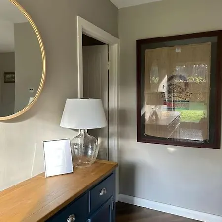 Favour Royal - Dog Friendly Forest Escape *