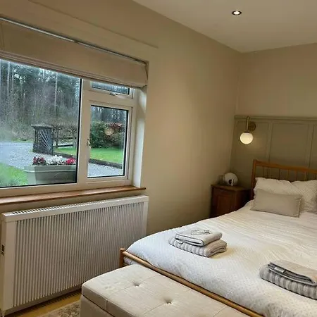Favour Royal - Dog Friendly Forest Escape 度假居 *