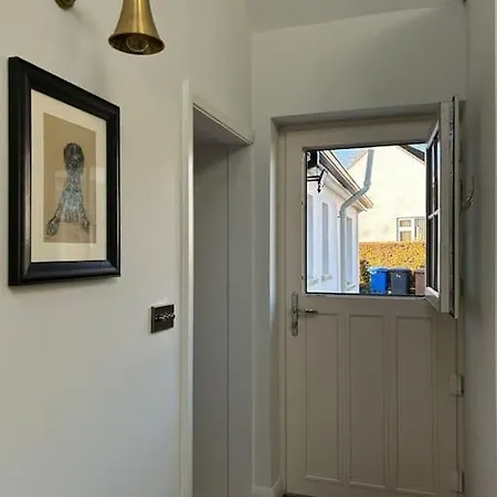 Favour Royal - Dog Friendly Forest Escape *