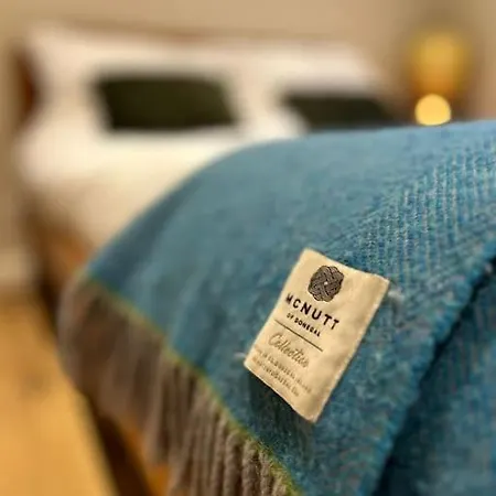 Favour Royal - Dog Friendly Forest Escape